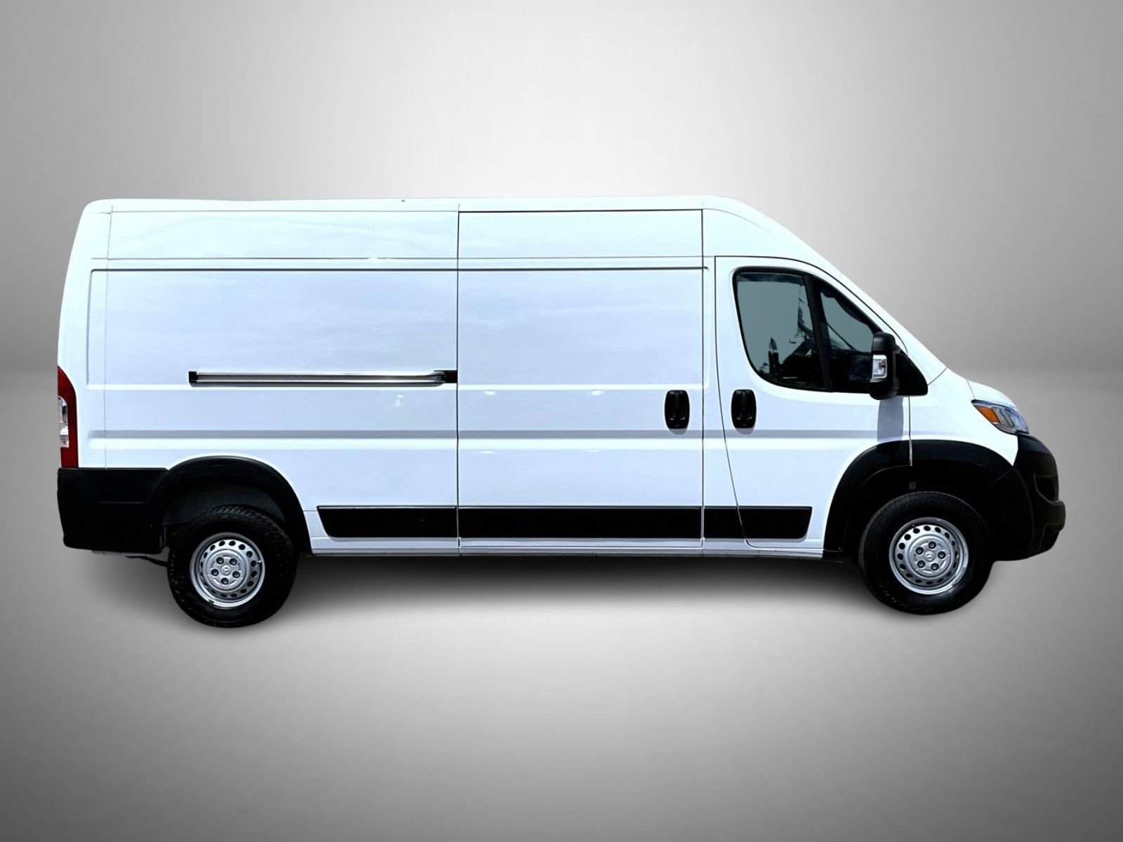 Used 2025 White Ram High Roof image 4