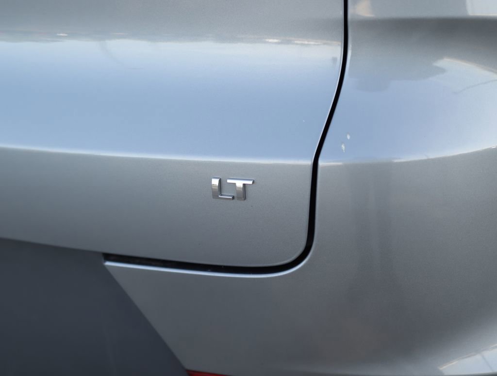 Used 2025 Sterling Gray Metallic Chevrolet LT image 31