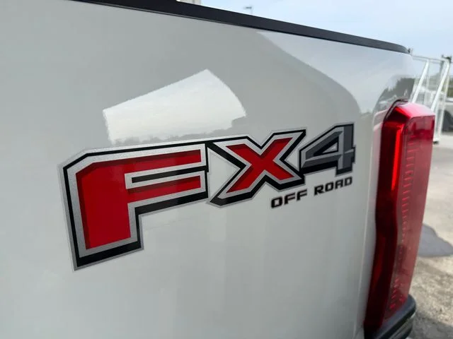 Certified Used 2025 Oxford White Ford XLT image 27