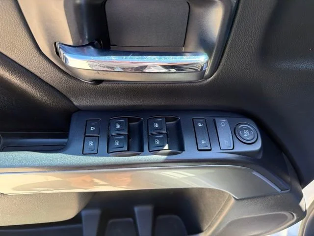 Used 2016 SUMMIT WHITE Chevrolet LT image 6