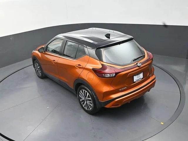 Used 2022 Orange Nissan SV image 15