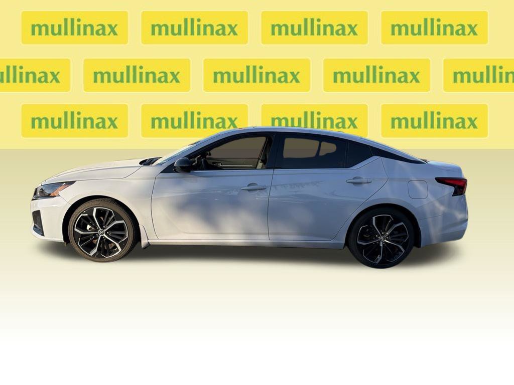 Used 2024 Gray Nissan 2.5 SR image 5