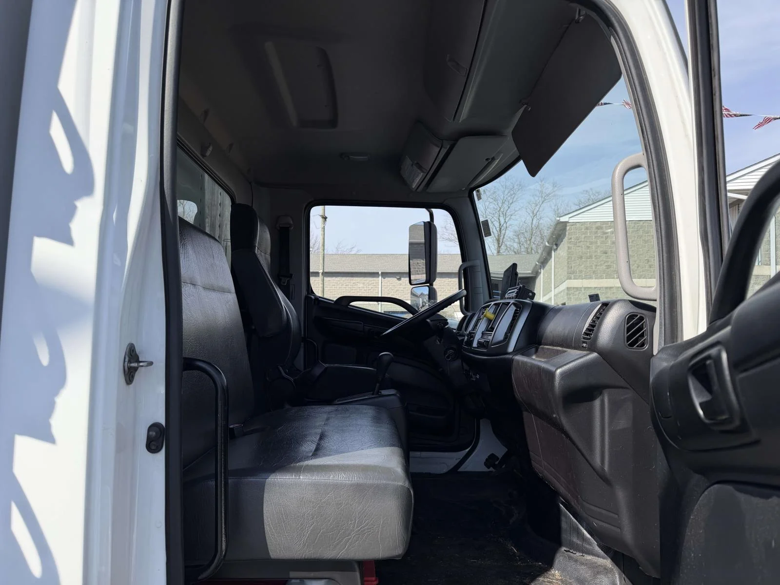 Used 2016 White Hino 268 image 11