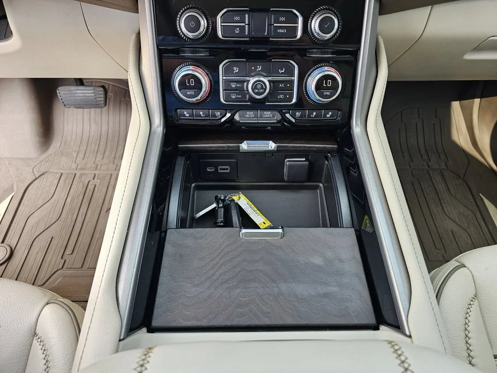 Used 2023 Onyx Black GMC Denali image 29