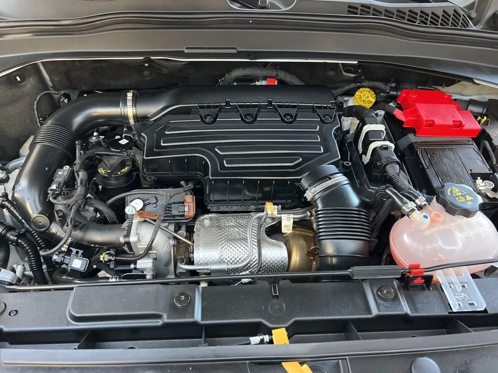 Used 2023 White Jeep Altitude image 30