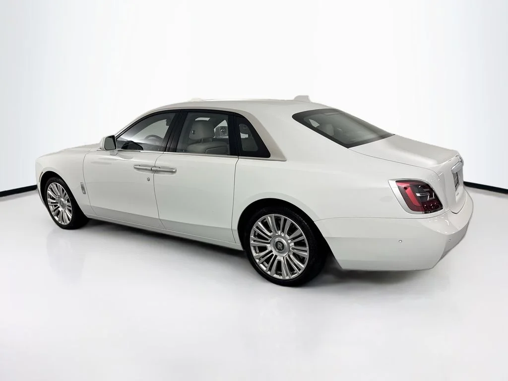 Used 2022 White Rolls-Royce  image 7