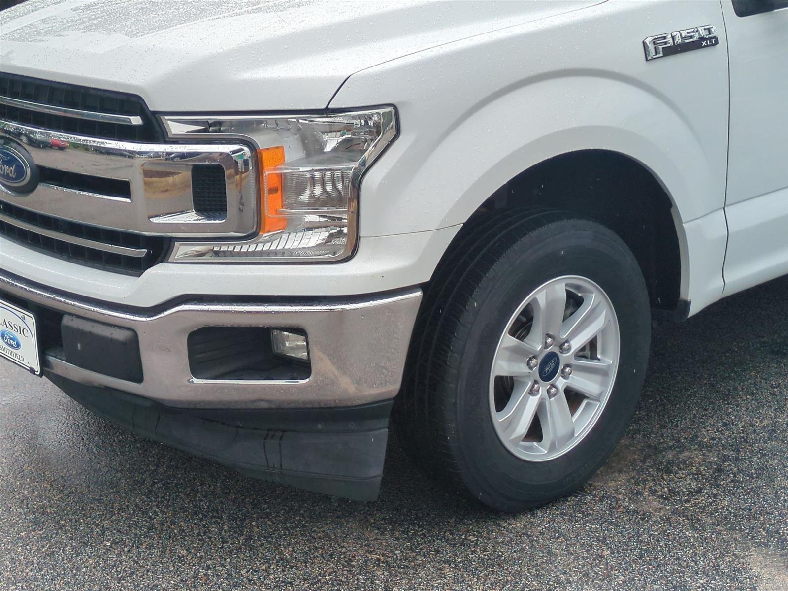 Used 2018 Oxford White Ford XLT image 9