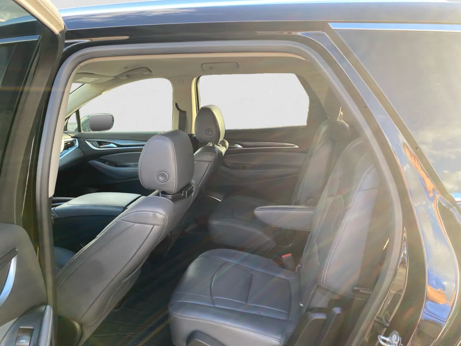 Used 2018 Includes Spectra Gray lower exterior accent color.) Buick Premium image 20