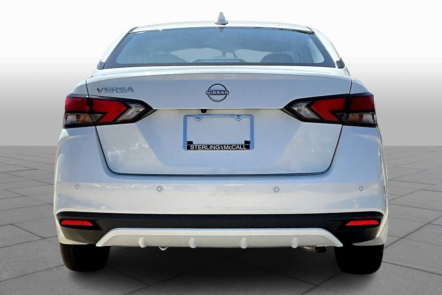 Used 2025 Aspen White Tricoat Nissan SV image 4