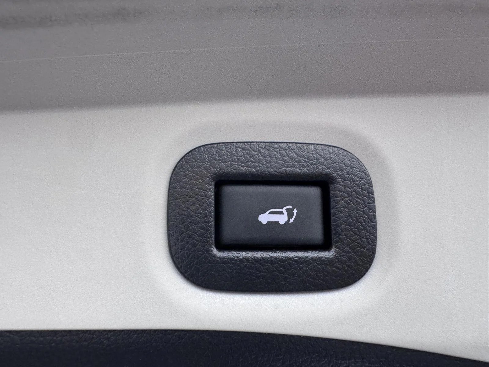 Used 2020 Gun Metallic Nissan SV image 9