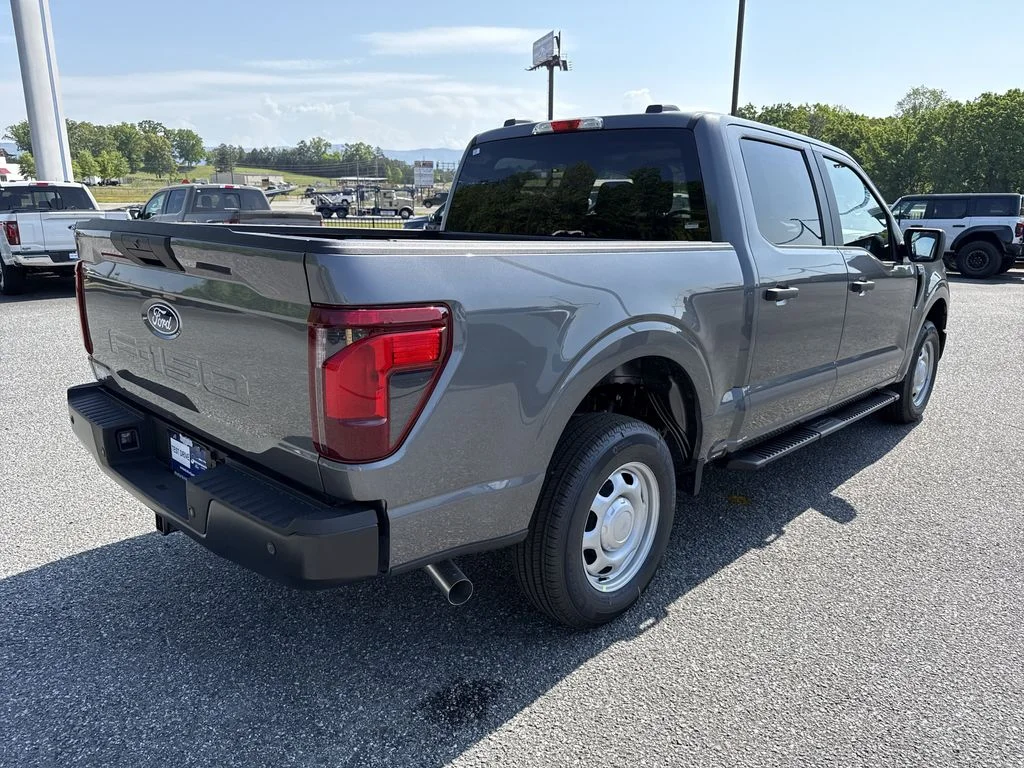 New 2026 Gray Ford XL image 7