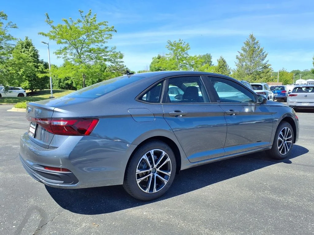 New 2026 Platinum Gray Metallic Volkswagen 1.5T Sport image 2