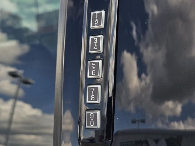 Used 2022 White Ford Raptor image 10
