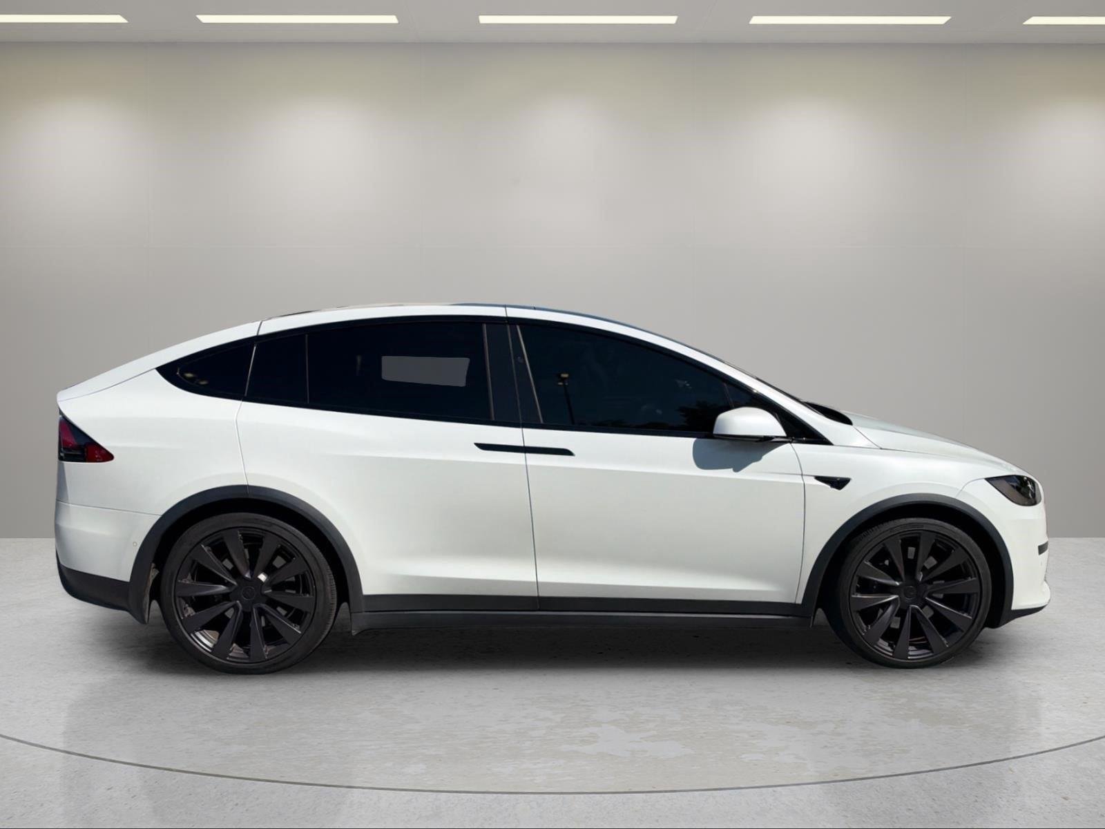 Used 2022 Pearl White Multi-Coat Tesla Plaid image 15