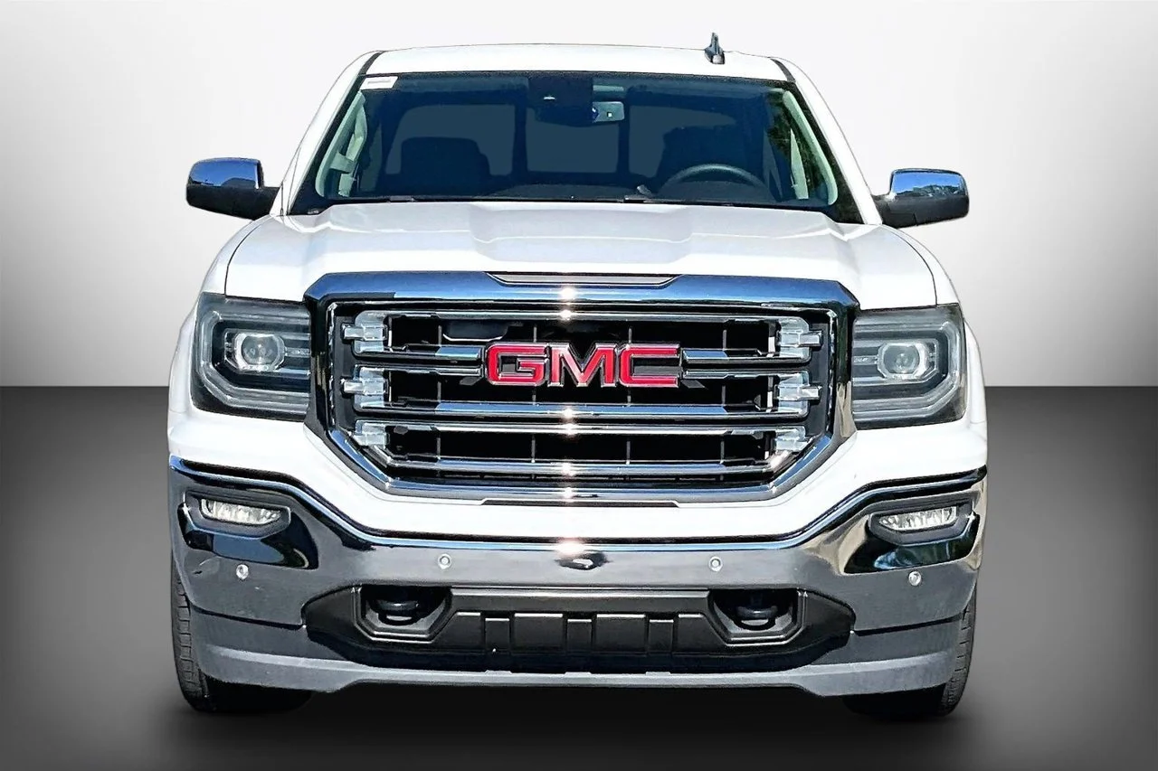 Used 2016 White GMC SLT image 3