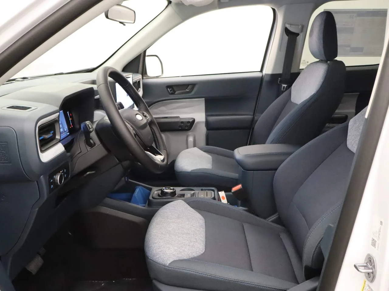 New 2026 Oxford White Ford XLT image 15