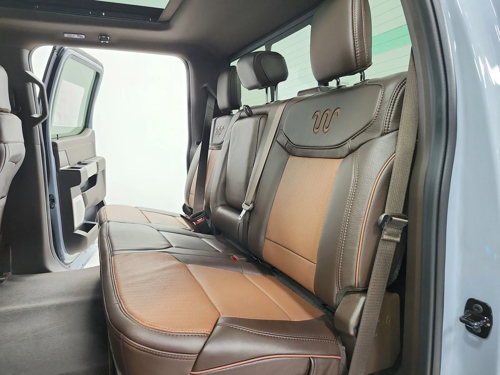 New 2026 Glacier Gray Metallic Tri-Coat Ford F-250® King Ranch® image 39