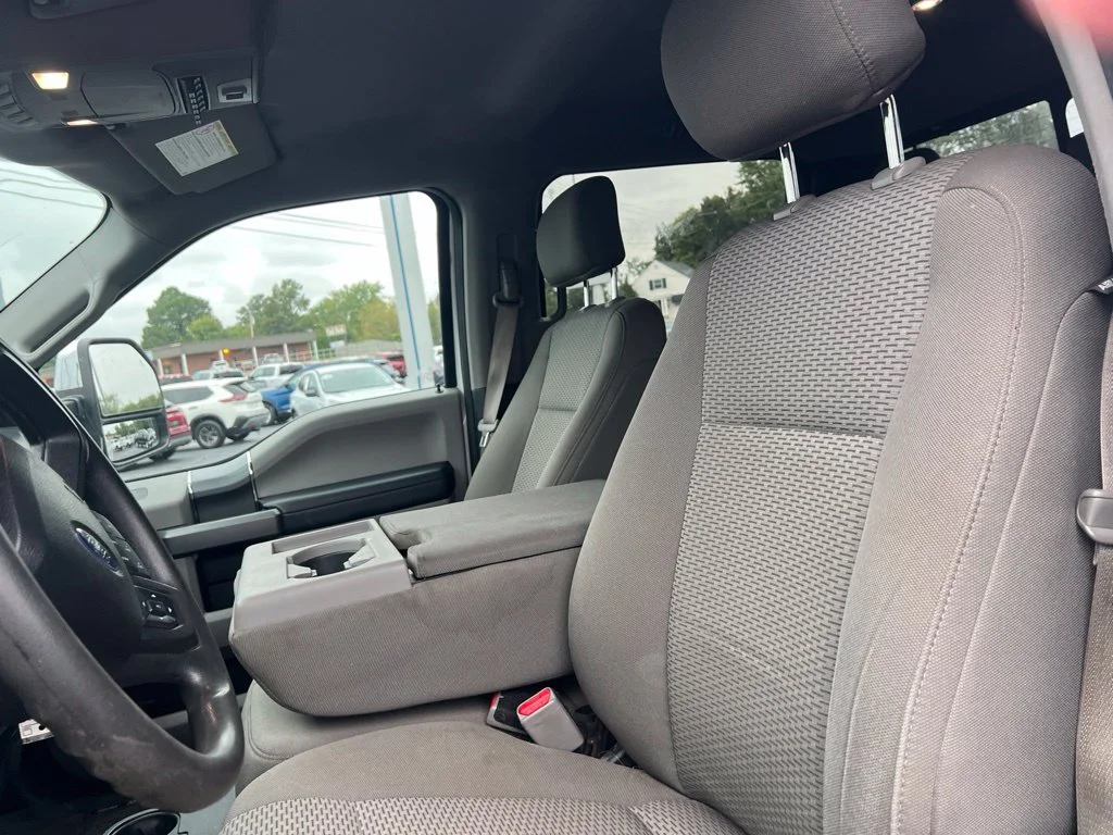 Used 2017 Oxford White Ford XLT image 10