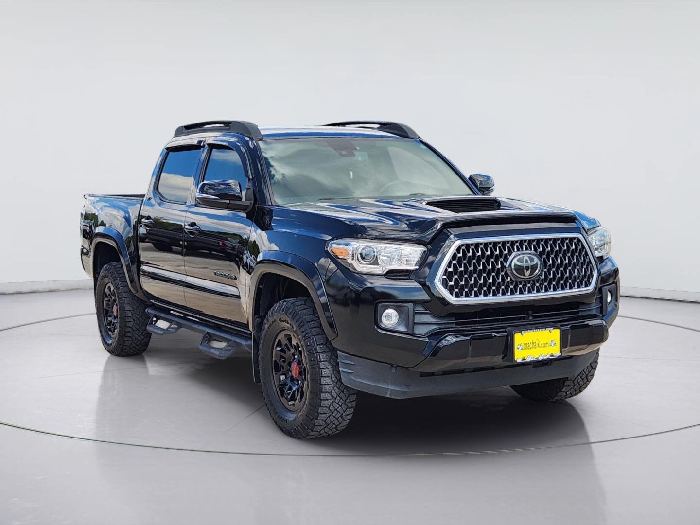 2019 Toyota Tacoma photo 3 of 33