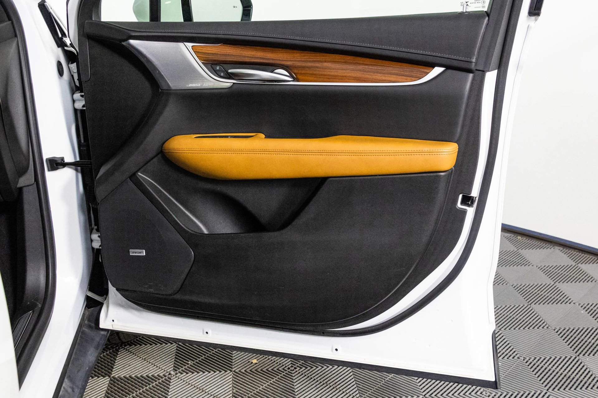 2023 CADILLAC XT5 - Image 42