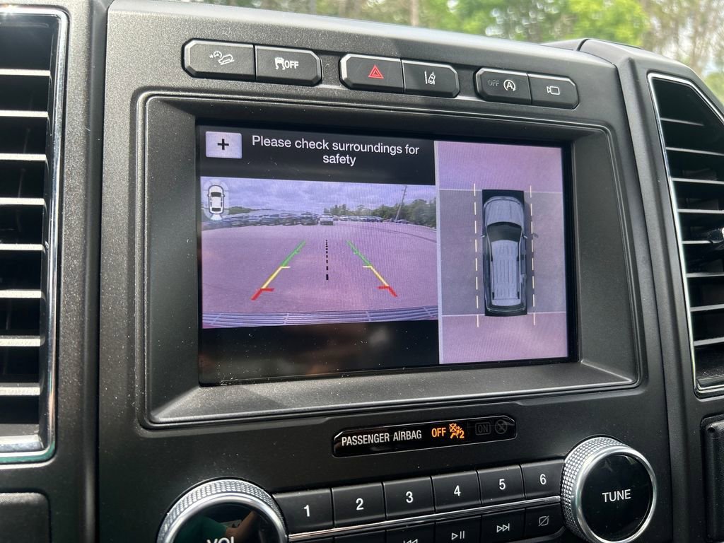 Used 2019  Ford Limited image 34