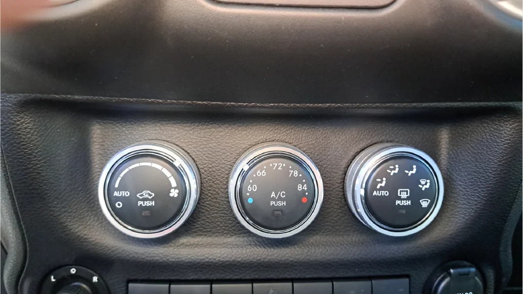 Used 2015 Black Jeep Unlimited Sahara image 20