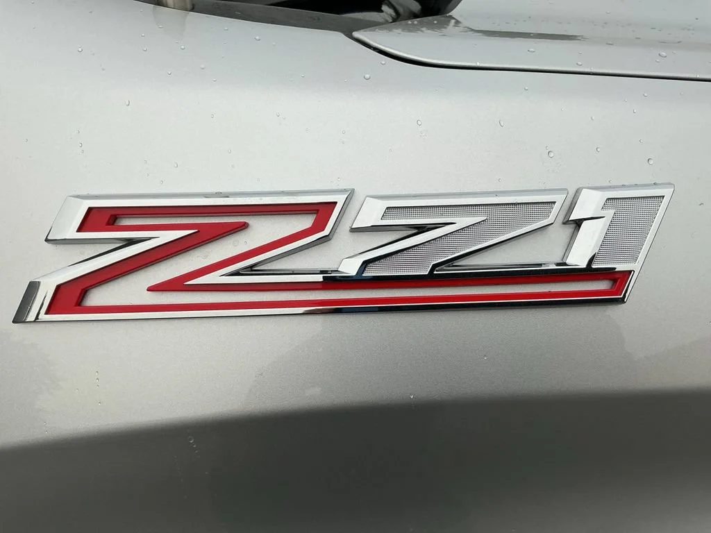 Used 2021 SILVER ICE METALLIC Chevrolet RST image 29