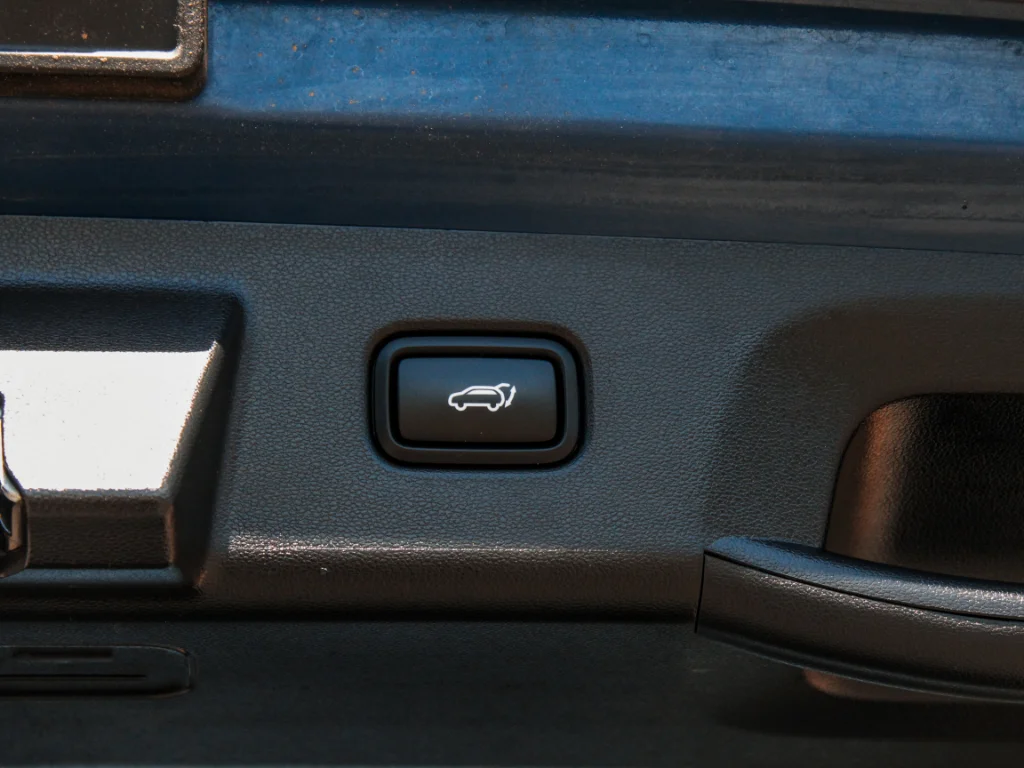 Used 2024 Vapor Blue Metallic Hyundai SEL image 27