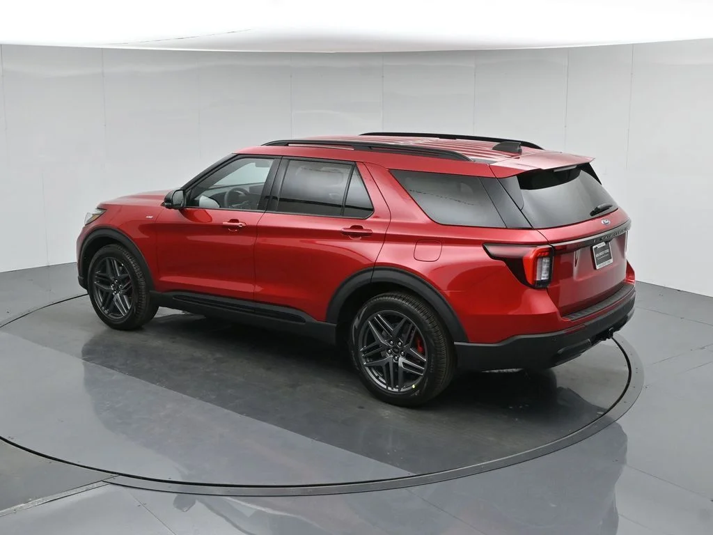 New 2026 Rapid Red Metallic Tinted Clearcoat Ford ST-Line image 42