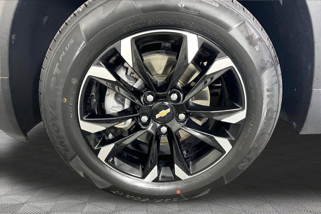 Used 2023 White Chevrolet LT image 29