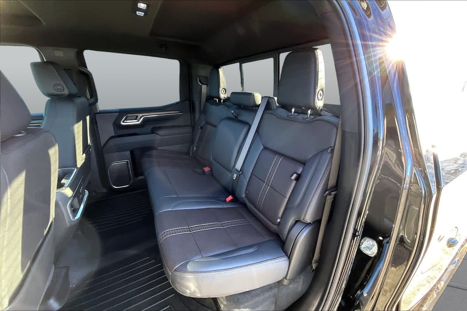 2025 Chevrolet Silverado 1500 High Country - Photo 52