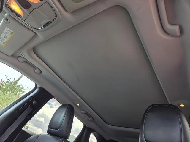 Used 2019 Silver Jeep Latitude Plus image 11