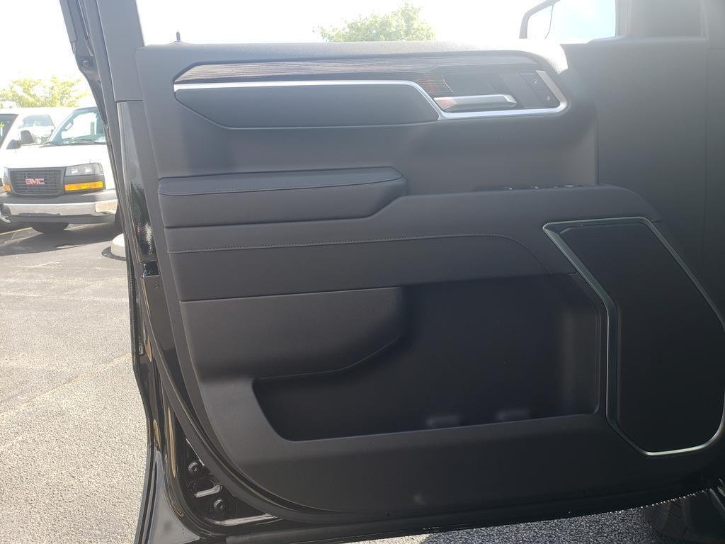 New 2026 Onyx Black GMC Elevation image 12
