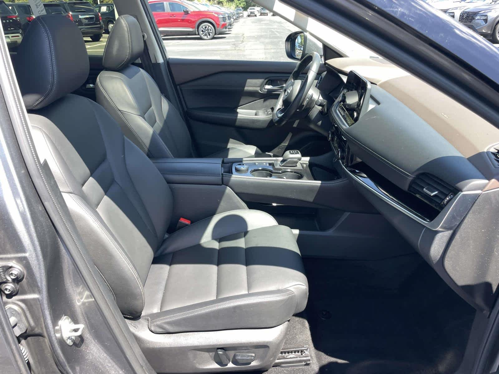 Certified Used 2023 Gun Metallic Nissan SL image 27