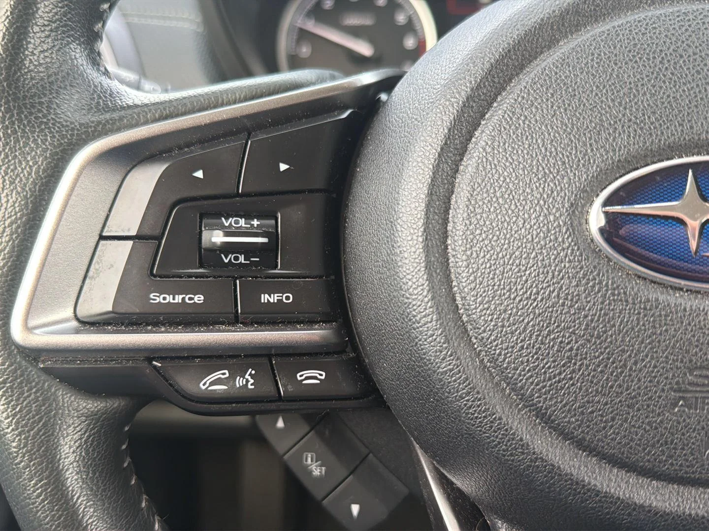 Used 2021 Crystal White Pearl Subaru Limited image 16