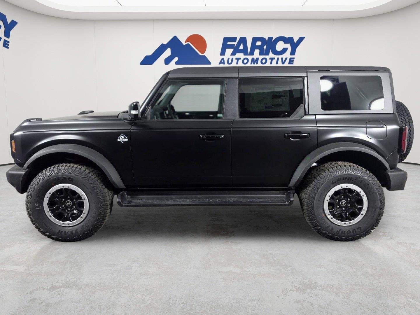 2025 Ford Bronco 4-Door Outer Banks - Photo 2