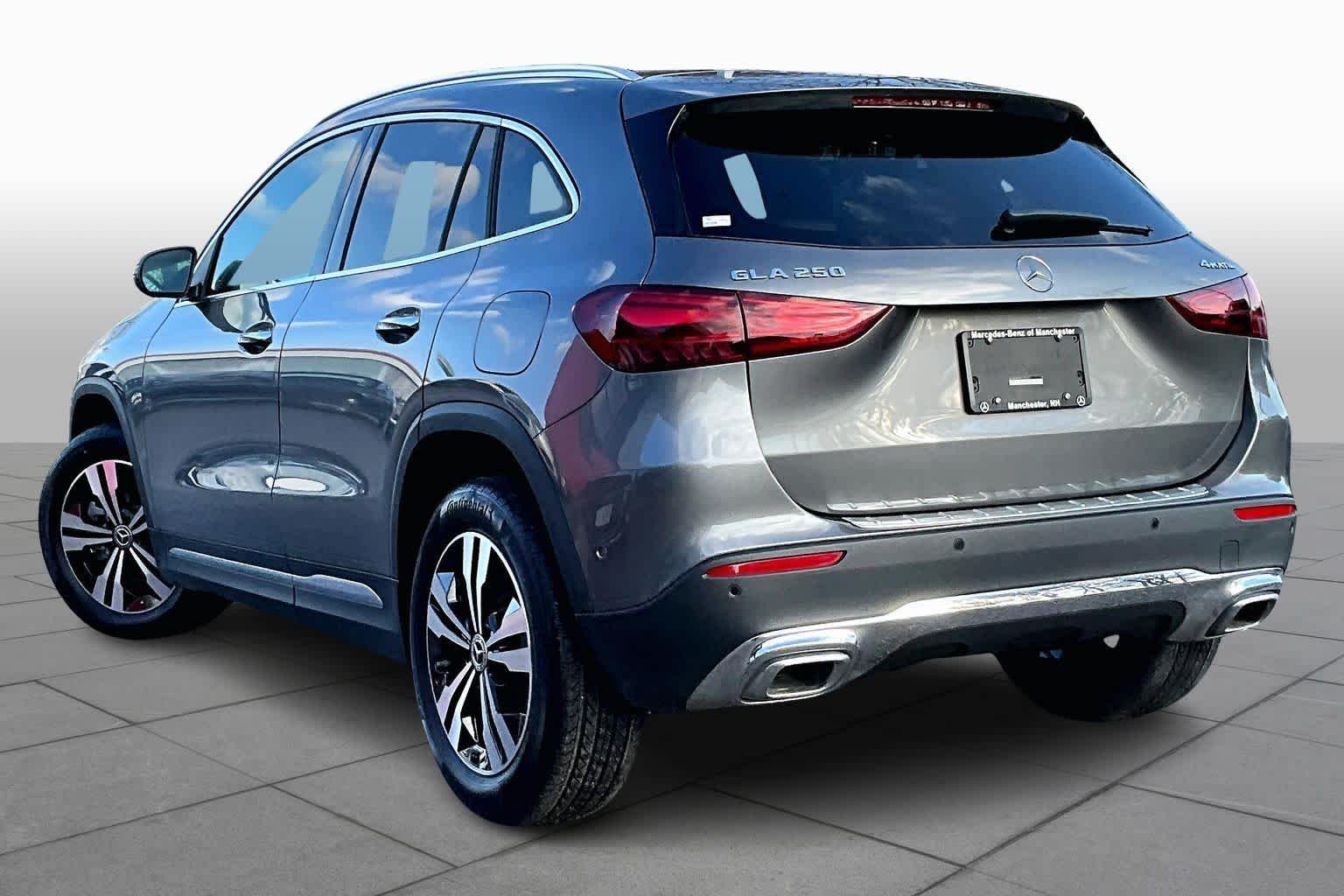New 2026 Mountain Grey Metallic Mercedes-Benz GLA 250 image 12