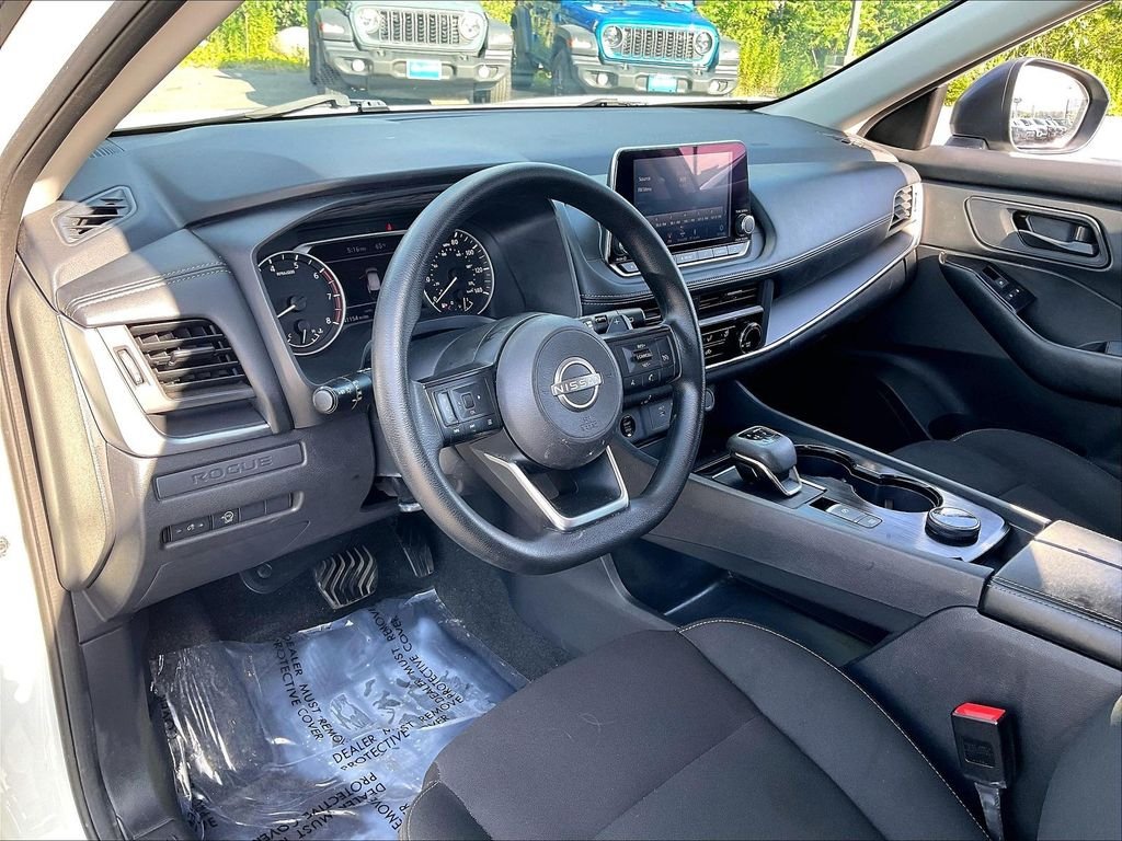 Used 2024 Glacier White Nissan S image 8