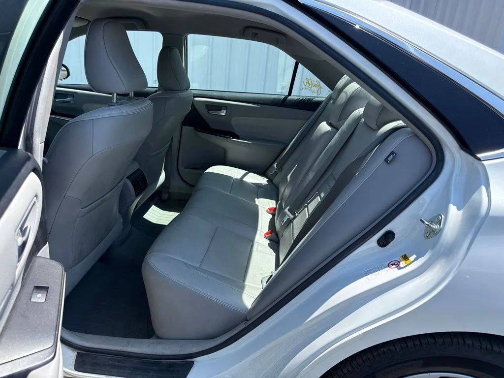 Used 2016 White Toyota XLE image 9
