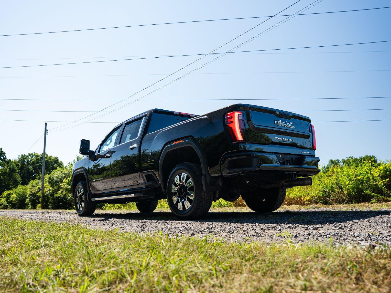 Used 2025 Onyx Black GMC Denali image 8