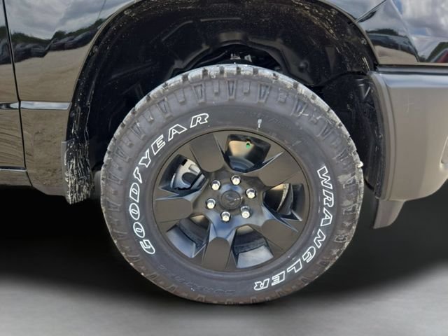 New 2026 Diamond Black Crystal Pearl-Coat Exterior Paint RAM Warlock image 35