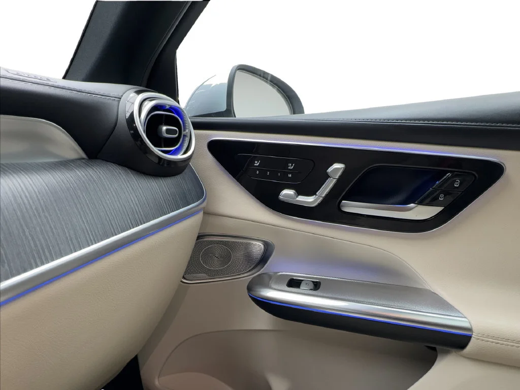 Used 2023 Silver Mercedes-Benz GLC 300 image 48
