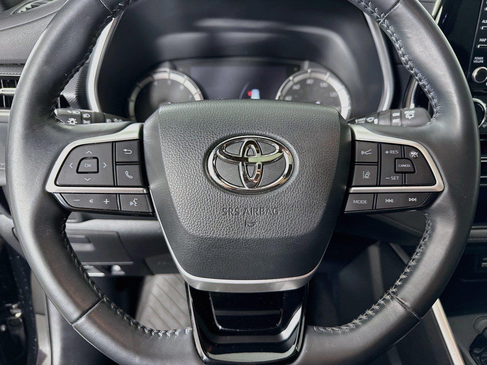 Used 2022 Midnight Black Metallic Toyota XSE image 16