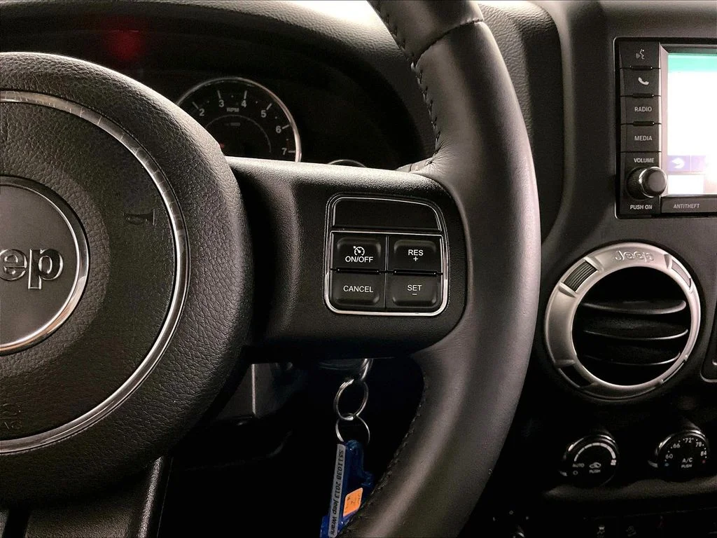 Used 2013 Black Jeep Unlimited Sahara image 23