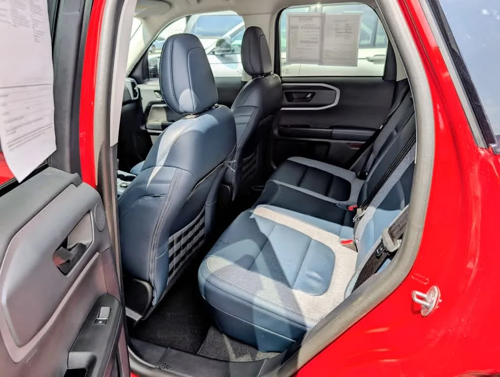 Used 2023 Hot Pepper Red Tinted Clearcoat Ford Outer Banks image 7