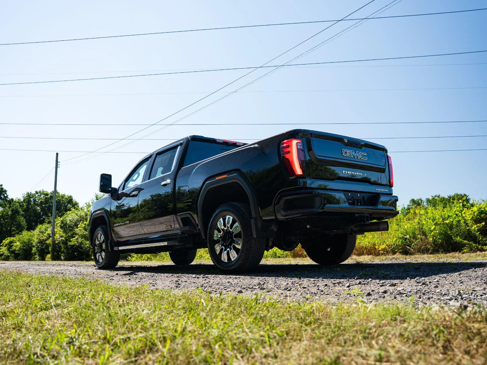 Used 2025 Onyx Black GMC Denali image 8