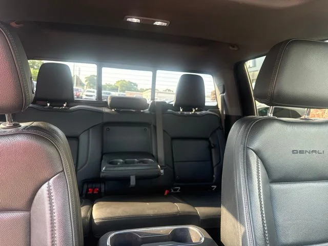 Used 2024 White GMC Denali image 34