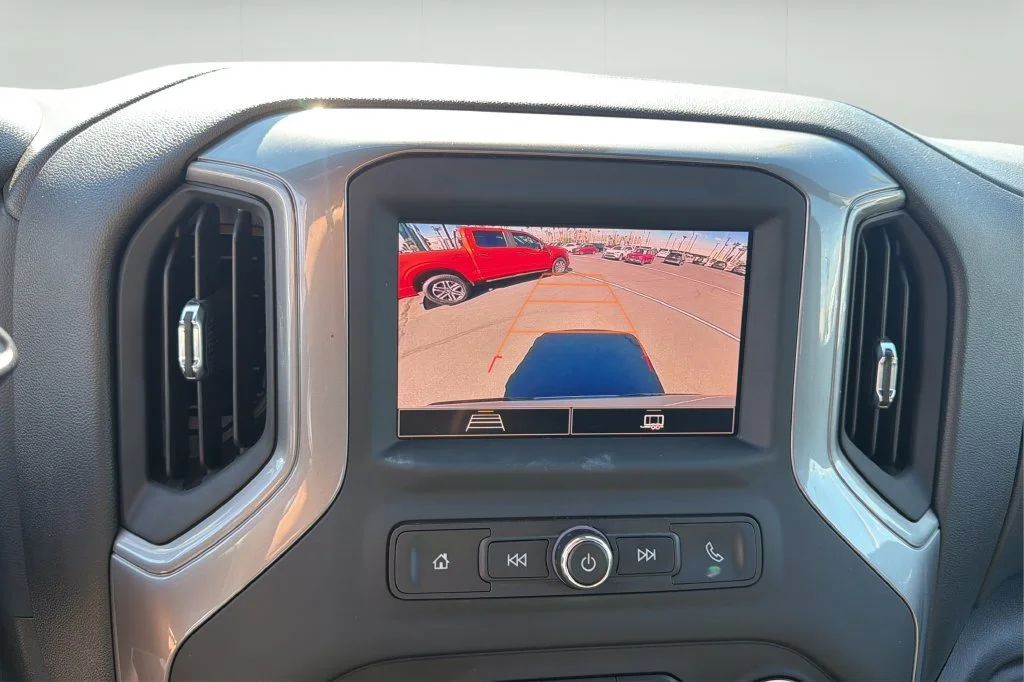 Used 2023 STERLING GRAY METALLIC Chevrolet Custom image 27