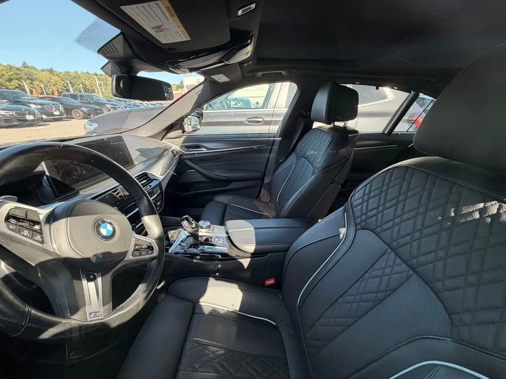 Used 2022 Black Sapphire Metallic BMW M550i xDrive image 5