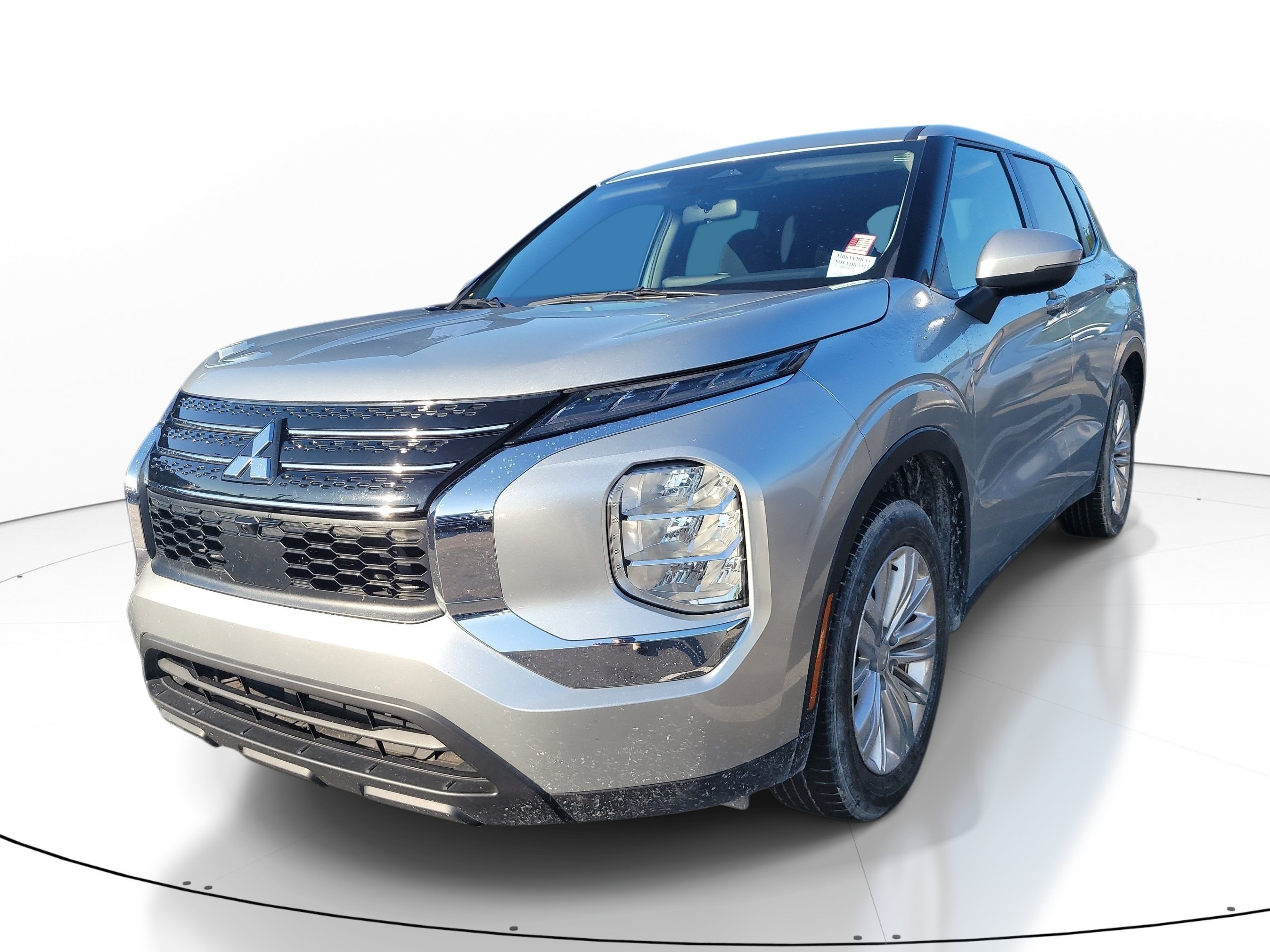 Used 2024  Mitsubishi ES image 3
